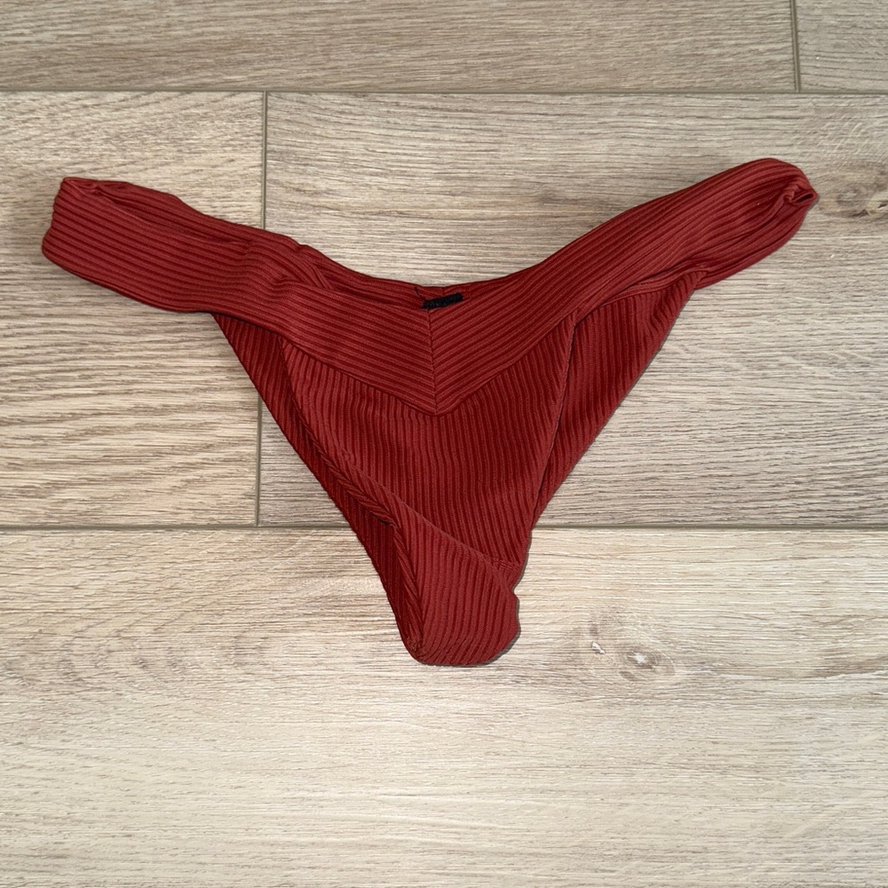 Indah Ribbed Bikini - Picture 6 of 10